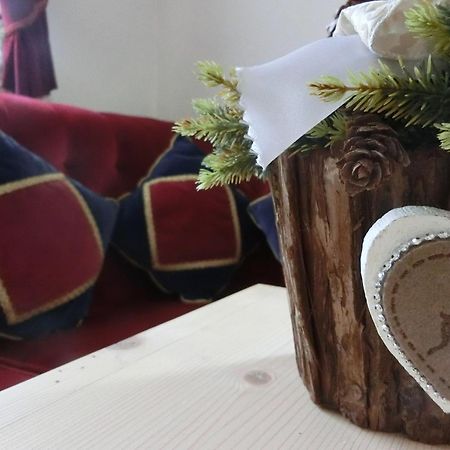 コルフォスコ Garni Crissアパートホテル エクステリア 写真